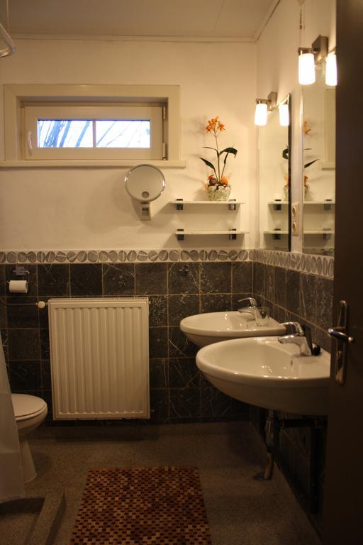 Maison A La *